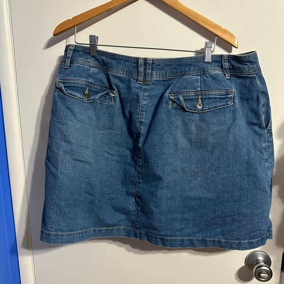 St. John’s Bay Denim Skort - Picture 3 of 3